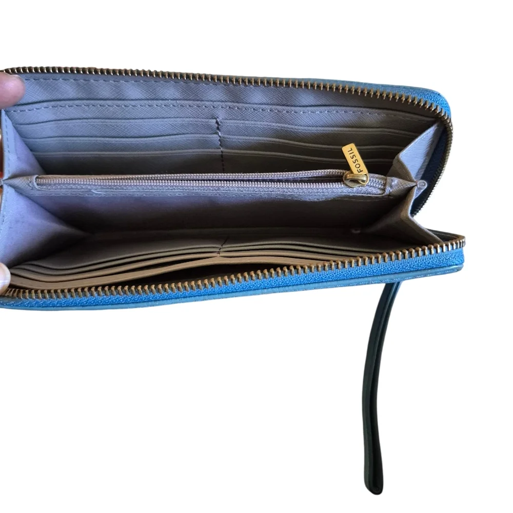 Fossil Sky Blue Wristlet Clutch‎